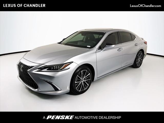 2025 Lexus ES 300h 300h's photo