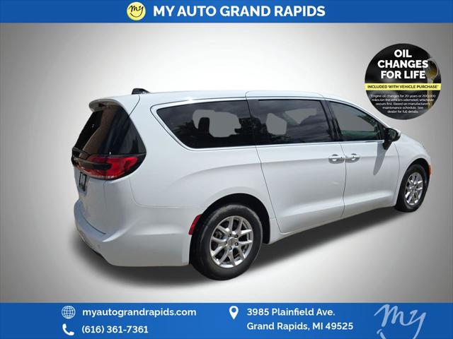 2023 Chrysler Pacifica Touring L