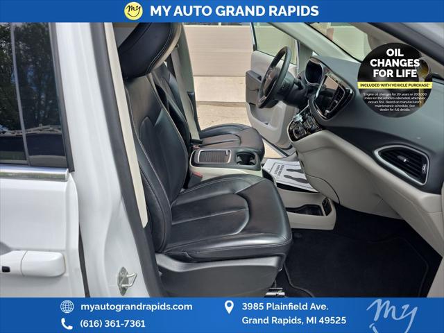 2023 Chrysler Pacifica Touring L