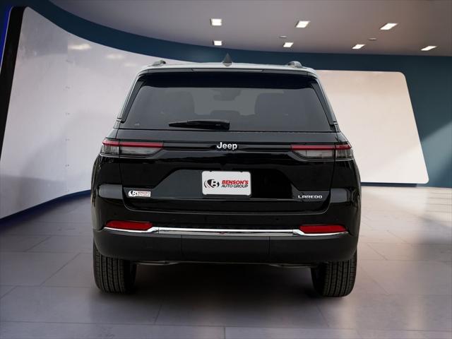 2026 Jeep Grand Cherokee Laredo 4x2