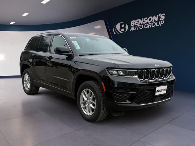 2026 Jeep Grand Cherokee Laredo 4x2