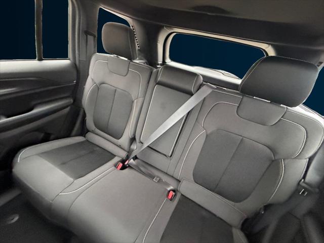 2026 Jeep Grand Cherokee Laredo 4x2