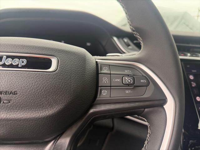 2026 Jeep Grand Cherokee Laredo 4x2