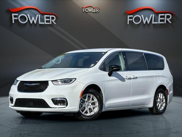 2024 Chrysler Pacifica Touring L for sale in Ukiah, CA