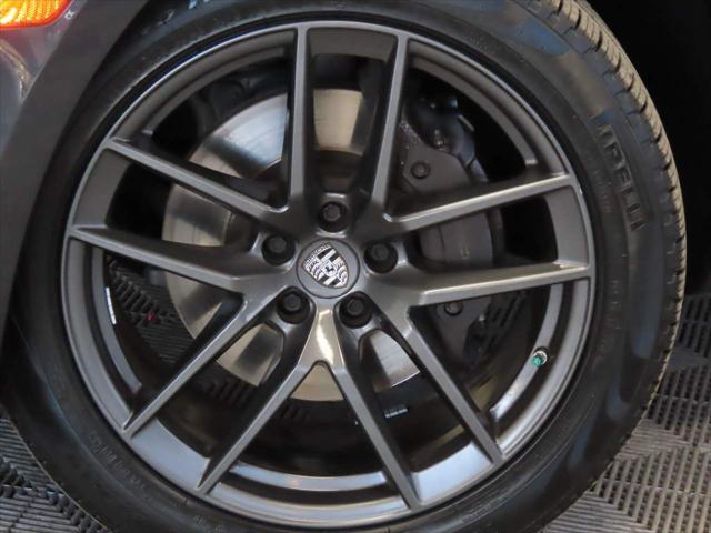 2023 Porsche Macan T