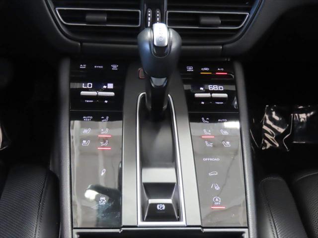 2023 Porsche Macan T