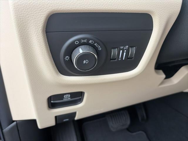 2026 Jeep Grand Cherokee Limited 4x2