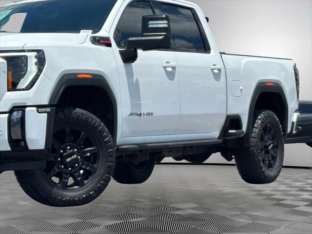 2024 GMC Sierra 2500HD 4WD Crew Cab Standard Bed AT4