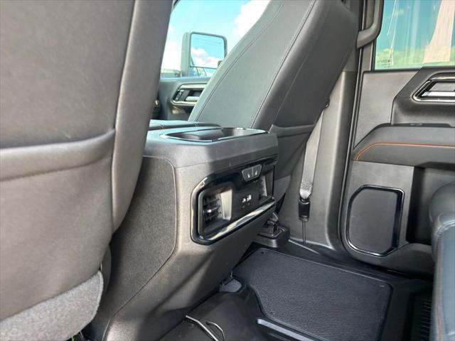 2024 GMC Sierra 2500HD 4WD Crew Cab Standard Bed AT4