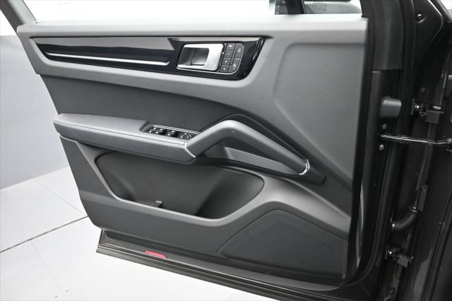 2023 Porsche Cayenne Base