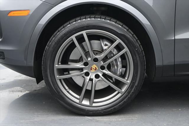 2023 Porsche Cayenne Base