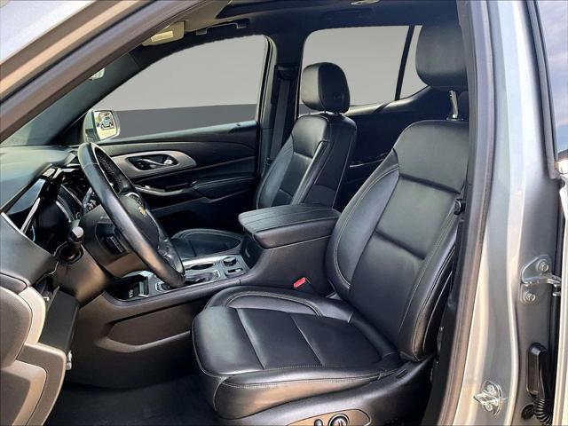 2023 Chevrolet Traverse AWD LT Leather