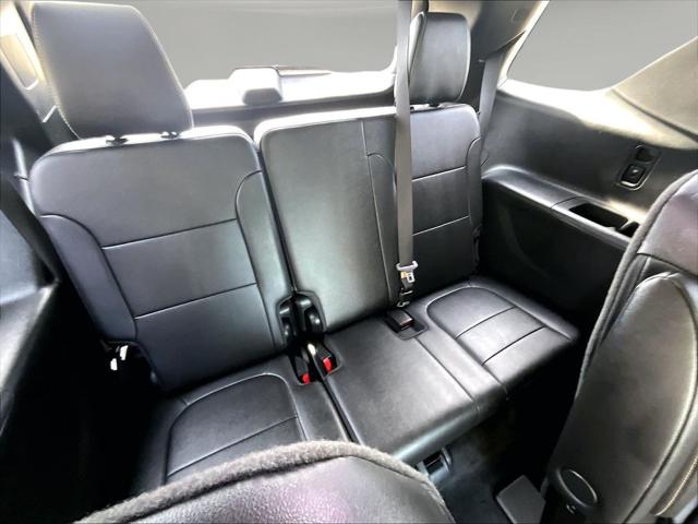 2023 Chevrolet Traverse AWD LT Leather
