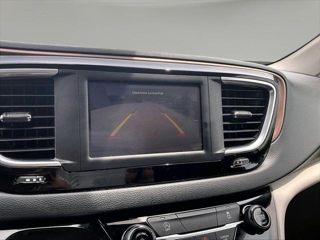 2023 Chrysler Voyager LX