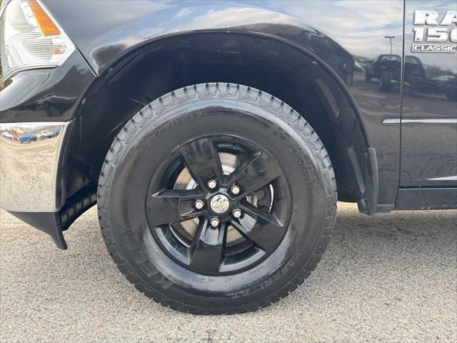 2023 Ram 1500 Classic SLT Crew Cab 4x4 5'7" Box