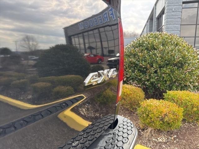 2023 Ram 1500 Classic SLT Crew Cab 4x4 5'7" Box