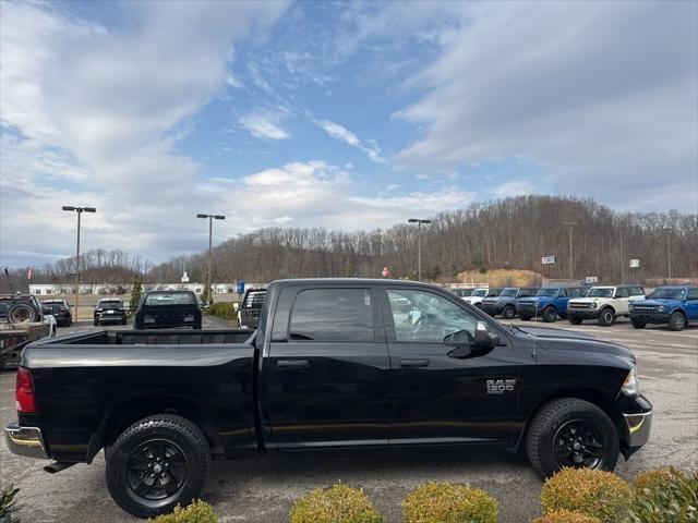 2023 Ram 1500 Classic SLT Crew Cab 4x4 5'7" Box