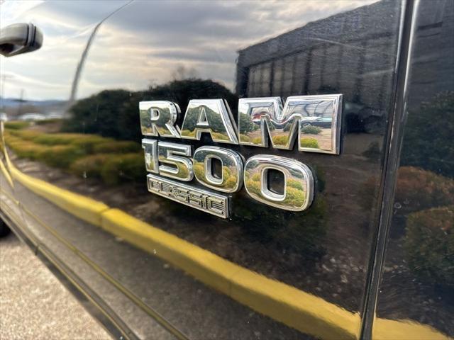 2023 Ram 1500 Classic SLT Crew Cab 4x4 5'7" Box