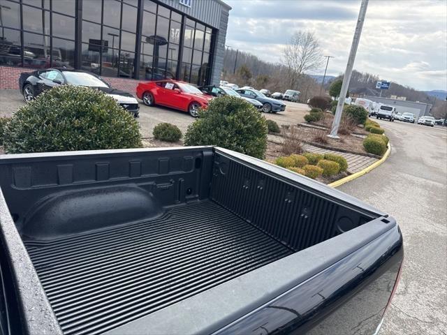 2023 Ram 1500 Classic SLT Crew Cab 4x4 5'7" Box