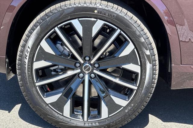 2026 Volvo XC90 Plug-In Hybrid Ultra Dark Theme, T8 AWD, Electric/Gasoline, 7 Seats