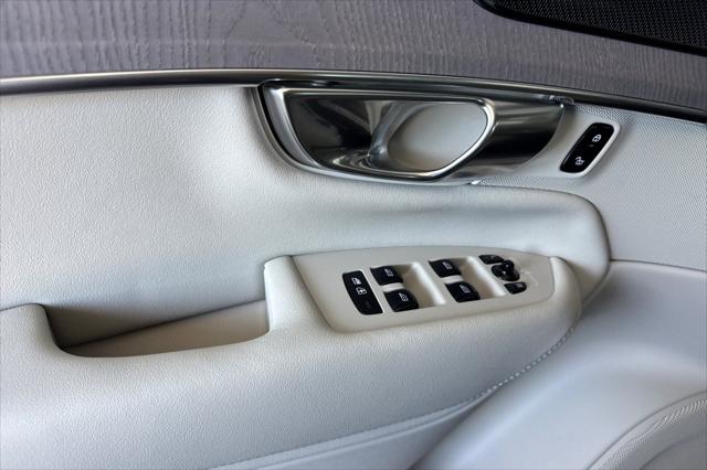 2026 Volvo XC90 Plug-In Hybrid Ultra Dark Theme, T8 AWD, Electric/Gasoline, 7 Seats