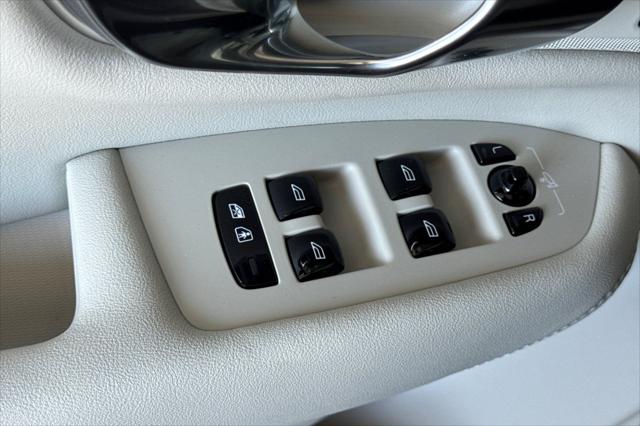 2026 Volvo XC90 Plug-In Hybrid Ultra Dark Theme, T8 AWD, Electric/Gasoline, 7 Seats