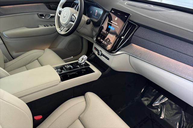 2026 Volvo XC90 Plug-In Hybrid Ultra Dark Theme, T8 AWD, Electric/Gasoline, 7 Seats