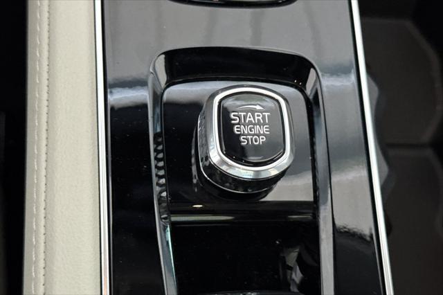 2026 Volvo XC90 Plug-In Hybrid Ultra Dark Theme, T8 AWD, Electric/Gasoline, 7 Seats