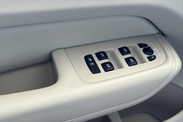 2026 Volvo XC60 Plug-In Hybrid Ultra, T8 AWD Electric/Gasoline, Dark