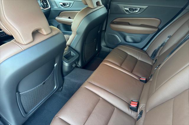 2026 Volvo V60 Cross Country Plus, B5 AWD Gas (mild hybrid)