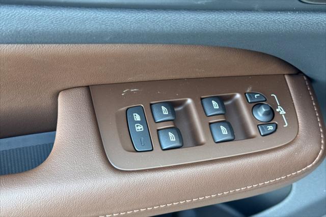 2026 Volvo V60 Cross Country Plus, B5 AWD Gas (mild hybrid)