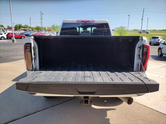 2025 GMC Sierra 2500HD Crew Cab, Standard Bed, AT4, 4WD