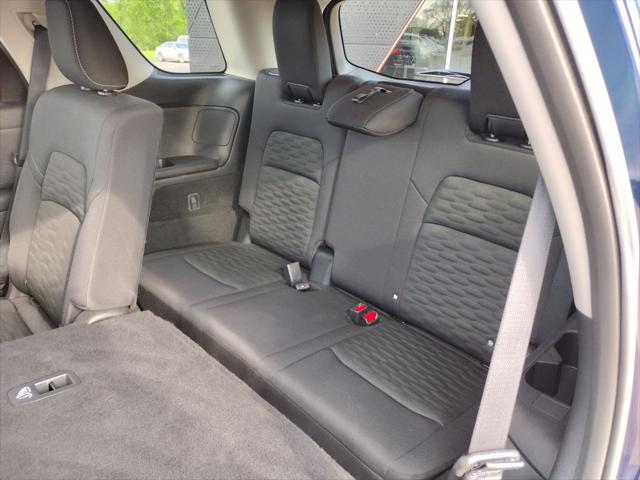 2025 Nissan Pathfinder SV FWD