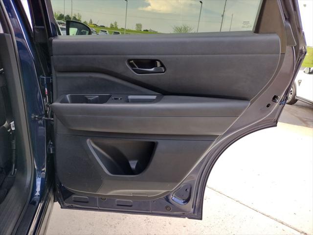 2025 Nissan Pathfinder SV FWD