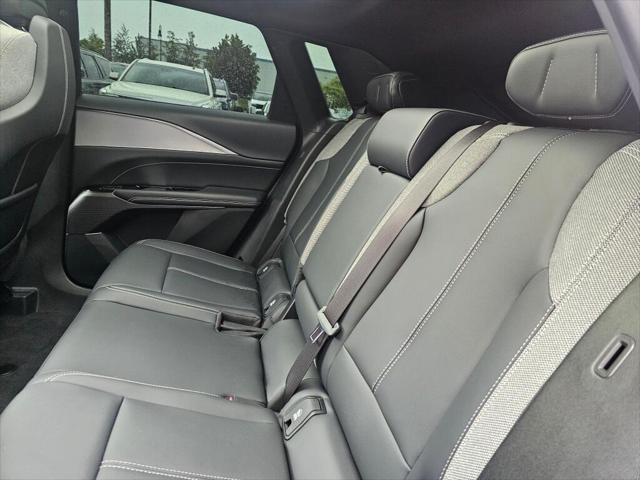 2024 Cadillac iQ Tech w/1SA