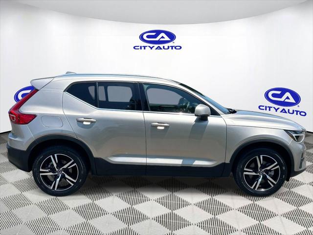2024 Volvo XC40 B5 Core Bright Theme