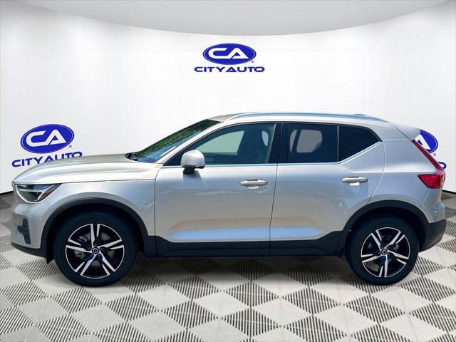 2024 Volvo XC40 B5 Core Bright Theme
