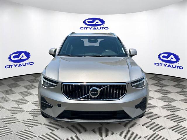 2024 Volvo XC40 B5 Core Bright Theme