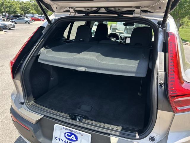 2024 Volvo XC40 B5 Core Bright Theme