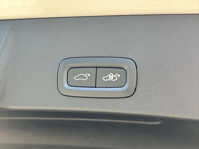 2024 Volvo XC40 B5 Core Bright Theme