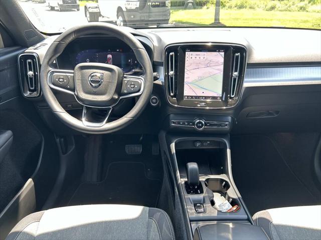 2024 Volvo XC40 B5 Core Bright Theme