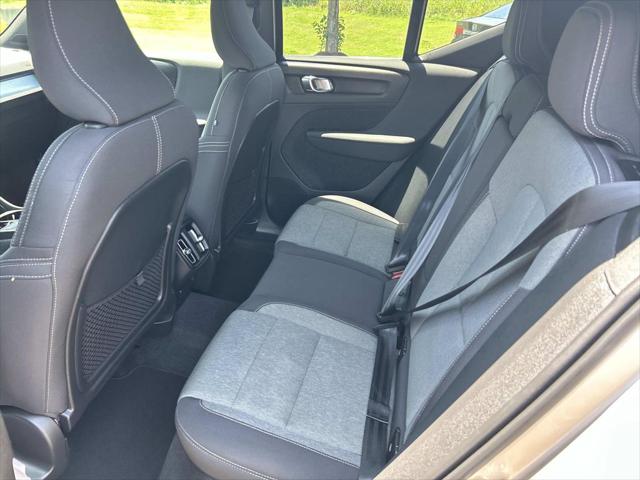 2024 Volvo XC40 B5 Core Bright Theme