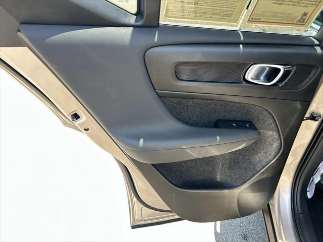 2024 Volvo XC40 B5 Core Bright Theme