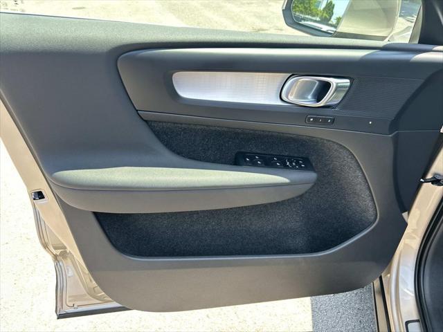2024 Volvo XC40 B5 Core Bright Theme