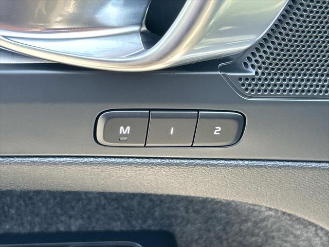 2024 Volvo XC40 B5 Core Bright Theme