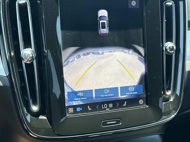 2024 Volvo XC40 B5 Core Bright Theme
