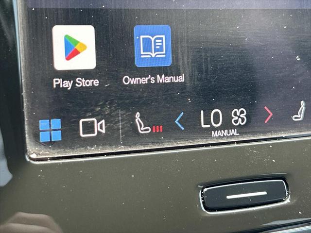 2024 Volvo XC40 B5 Core Bright Theme