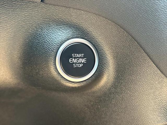 2024 Volvo XC40 B5 Core Bright Theme