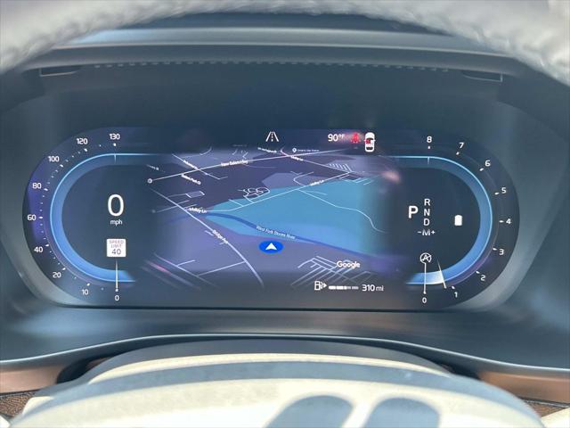 2024 Volvo XC40 B5 Core Bright Theme