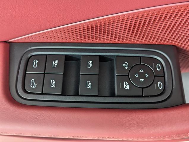 2025 Porsche Macan Electric 4